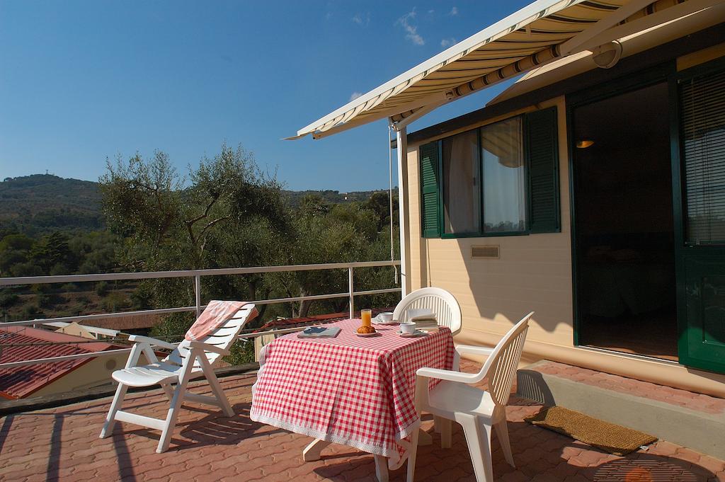 Camping Edy Diano Marina Szoba fotó